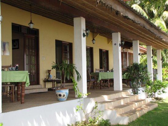 Las Flores Beachside Hotel Catmon Eksteriør bilde