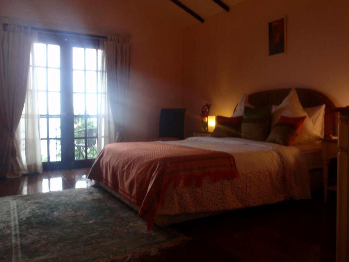 Las Flores Beachside Hotel Catmon Eksteriør bilde